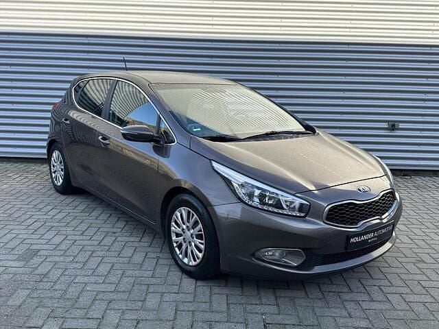 Occasion Kia Ceed 135 PK (99 kW) 2015 Bruin Hatchback