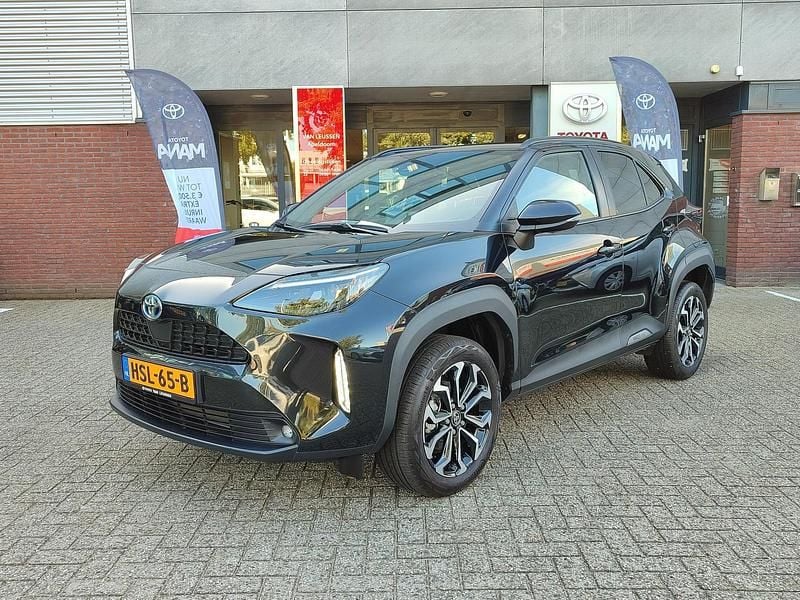 Zwart Gebruikt 2024 Toyota Yaris Cross Style SUV | € 29.499 (Eerlijke prijs) - Afbeelding 1/4