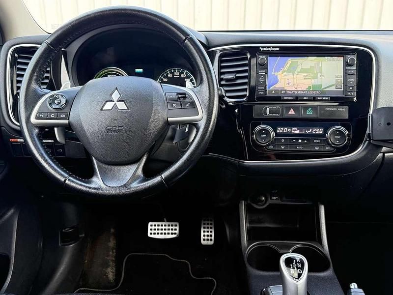 Occasion Mitsubishi Outlander P-HEV Instyle 121 PK (88 kW) 2013 Grijs (metallic) SUV