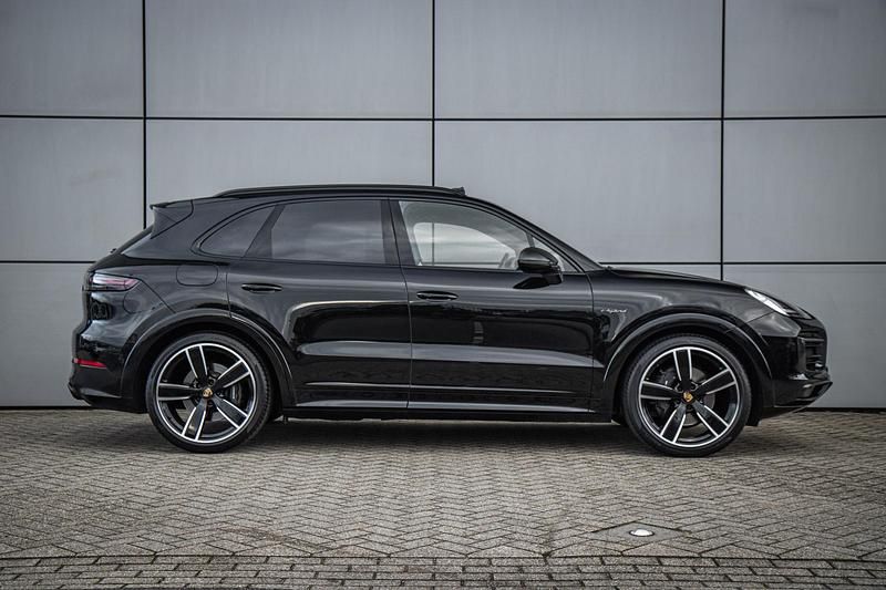 Occasion Porsche Cayenne Platinum Edition 462 PK (339 kW) 2022 Zwart SUV