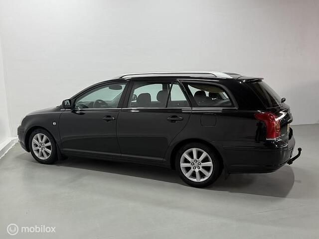 Occasion Toyota Avensis Luna 129 PK (94 kW) 2006 Zwart Stationwagen