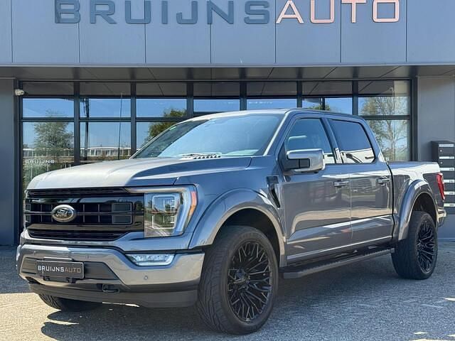 Grijs Gebruikt 2024 Ford V8 Lariat Van | € 87.950 - Afbeelding 1/4
