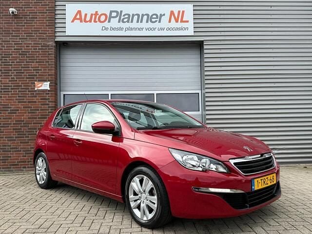 Rood Gebruikt 2014 Peugeot 308 Active Hatchback | € 7.244 (Goede deal) - Afbeelding 1/4