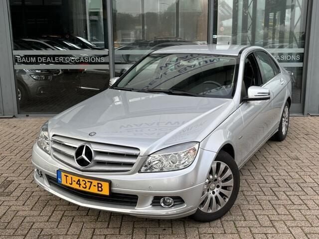Grijs Gebruikt 2009 Mercedes C200 Elegance Sedan | € 9.950 (Eerlijke prijs) - Afbeelding 1/4