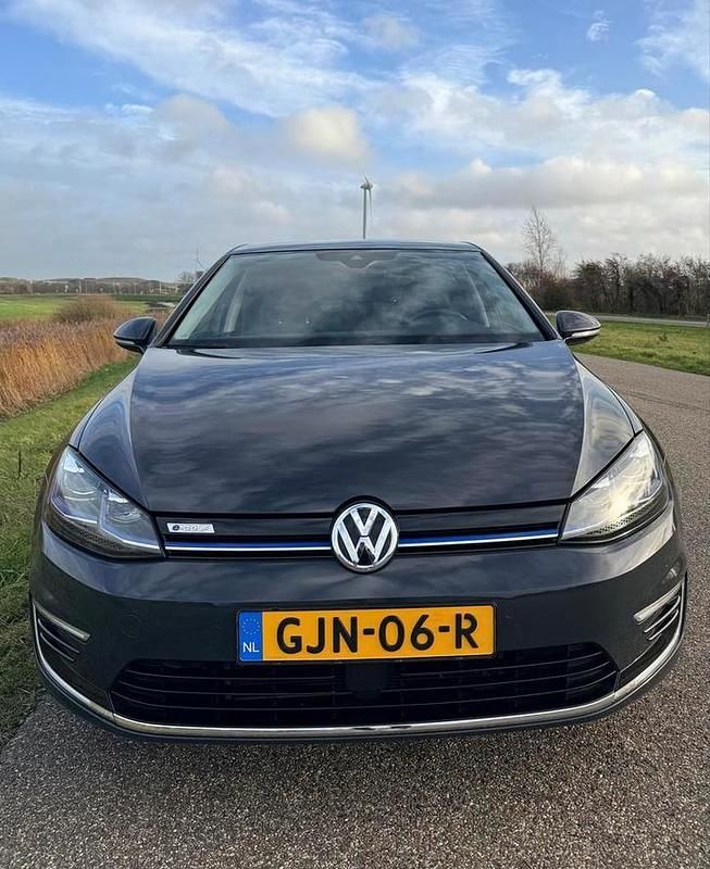 Occasion 2020 VW e-Golf Hatchback | € 13.000 (Goede deal) - Afbeelding 1/4