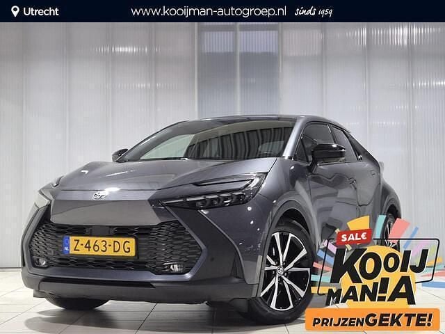 Ash grey metallic (grijs metallic) Gebruikt 2024 Toyota C-HR Edition SUV | € 34.400 (Goede deal) - Afbeelding 1/4