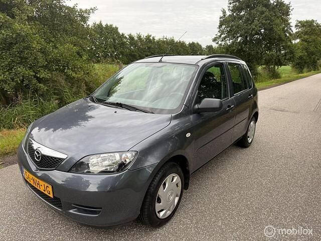 Grijs Gebruikt 2003 Mazda 2 Exclusive MPV | € 1.499 (Eerlijke prijs) - Afbeelding 1/4