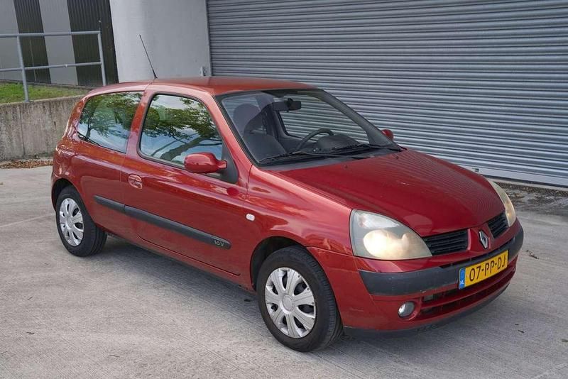Rood Gebruikt 2004 Renault Clio II Luxe Hatchback | € 1.250 (Goede deal) - Afbeelding 1/4