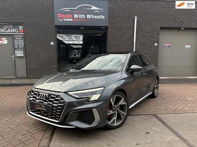 Grijs Gebruikt 2021 Audi S3 Hatchback | € 39.250 (Goede deal) - Afbeelding 1/4