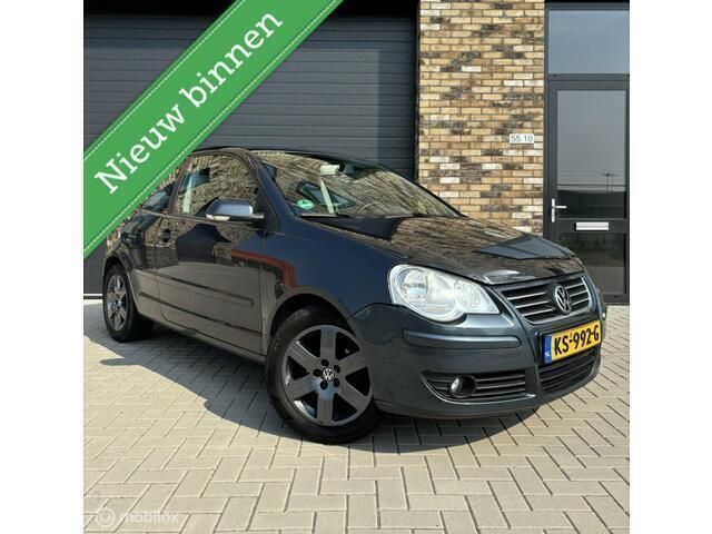 Grijs Gebruikt 2006 VW Polo Sportline Hatchback | € 2.250 (Goede deal) - Afbeelding 1/4