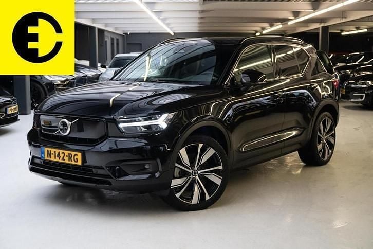 Zwart Occasion 2021 Volvo XC40 Plus SUV | € 24.950 (Goede deal) - Afbeelding 1/4