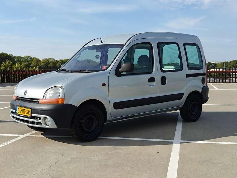 Zilver Gebruikt 2001 Renault Kangoo MPV | € 1.500 (Goede deal) - Afbeelding 1/4