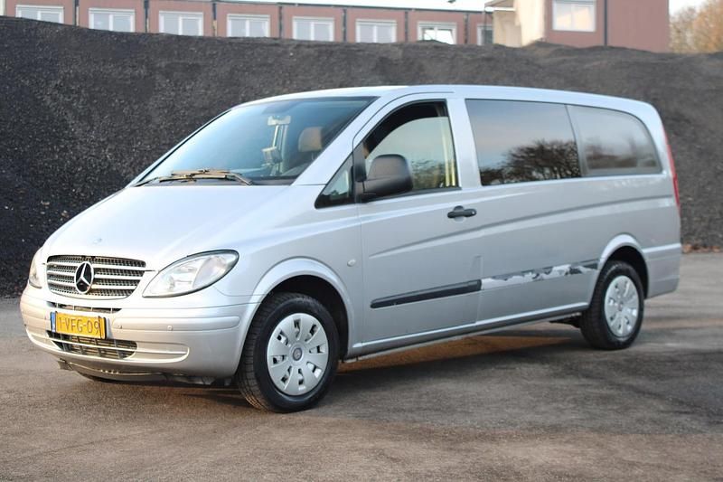 Grijs (metallic) Gebruikt 2009 Mercedes 320 | € 5.750 (Goede deal) - Afbeelding 1/4