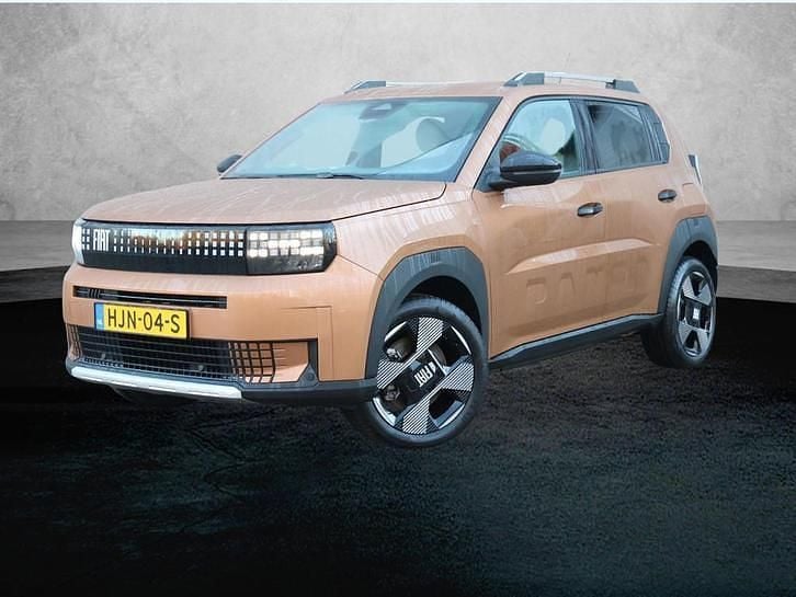 Bruin Nieuw 2025 Fiat Grande Panda La Prima Hatchback | € 25.920 (Eerlijke prijs) - Afbeelding 1/4