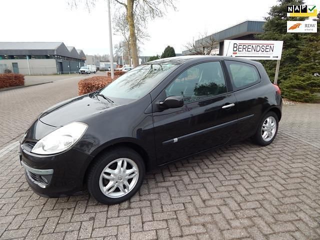 Occasion Renault Clio II Dynamique 112 PK (82 kW) 2008