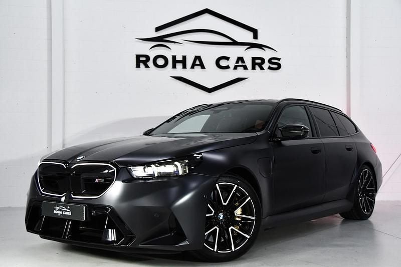 Grijs Gebruikt 2025 BMW M5 M Sport Stationwagen | € 149.945 - Afbeelding 1/4