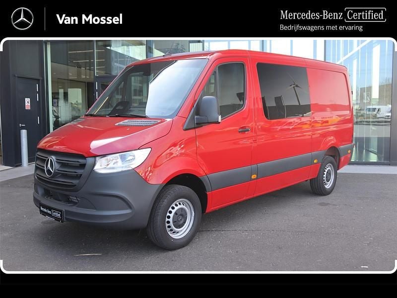 Rood Gebruikt 2024 Mercedes Sprinter Van | € 57.445 - Afbeelding 1/4
