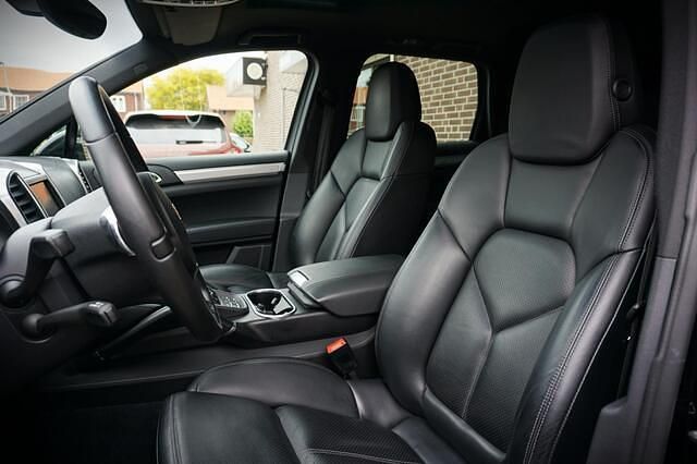 Occasion Porsche Cayenne 239 PK (175 kW) 2011 Zwart SUV
