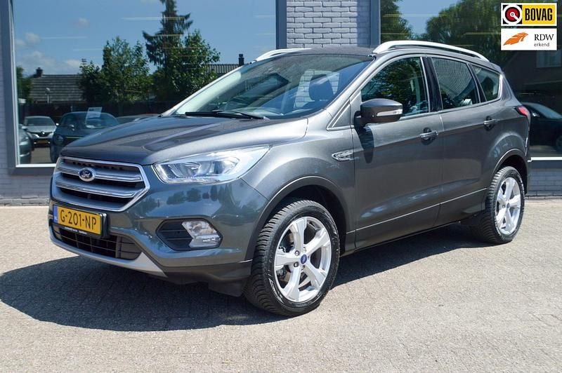 Grijs Gebruikt 2019 Ford Kuga Titanium SUV | € 19.820 (Eerlijke prijs) - Afbeelding 1/4