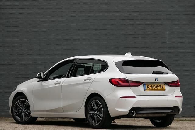 Occasion BMW 118 Executive 136 PK (100 kW) 2021 Wit (metallic) Hatchback