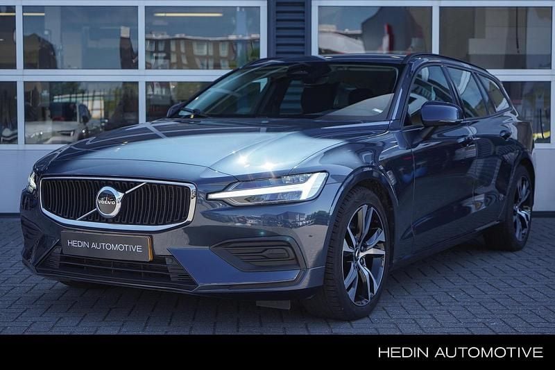 Blauw Gebruikt 2024 Volvo V60 Stationwagen | € 36.995 (Goede deal) - Afbeelding 1/4