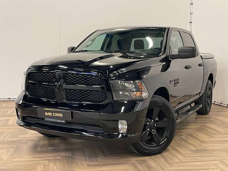 Zwart Nieuw 2024 Dodge Ram Pickup | € 49.944 - Afbeelding 1/4