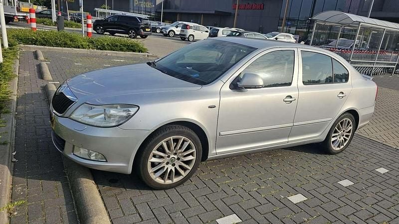 Gebruikt 2010 Skoda Octavia LAURIN & KLEMENT Sedan | € 2.000 (Goede deal) - Afbeelding 1/4