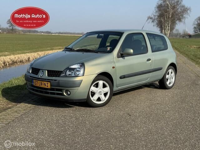 Groen Gebruikt 2002 Renault Clio II Authentique Hatchback | € 750 (Super prijs) - Afbeelding 1/4