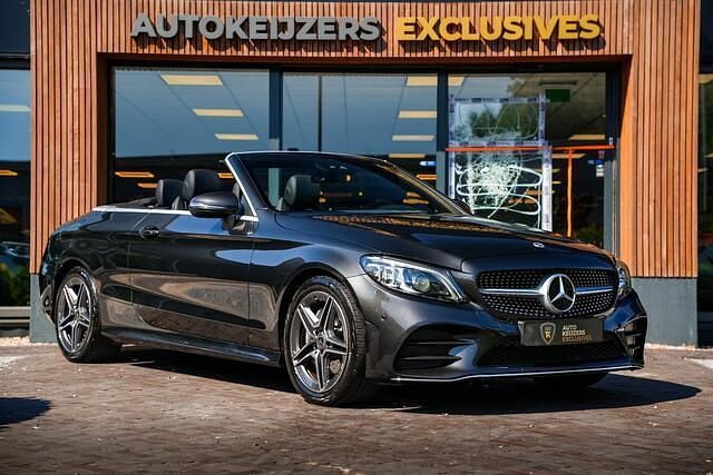Grijs Occasion 2022 Mercedes C200 AMG line Cabriolet | € 46.900 (Iets duurder) - Afbeelding 1/4