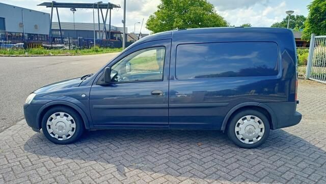 Occasion Opel Combo 101 PK (74 kW) 2010 Blauw MPV