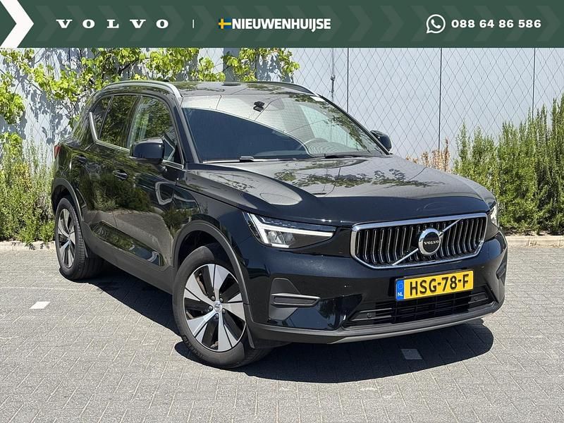 Zwart Gebruikt 2023 Volvo XC40 Core SUV | € 33.899 (Goede deal) - Afbeelding 1/4