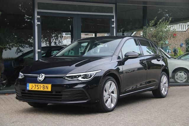 Zwart Gebruikt 2020 VW Golf VIII Business Hatchback | € 18.490 (Eerlijke prijs) - Afbeelding 1/4