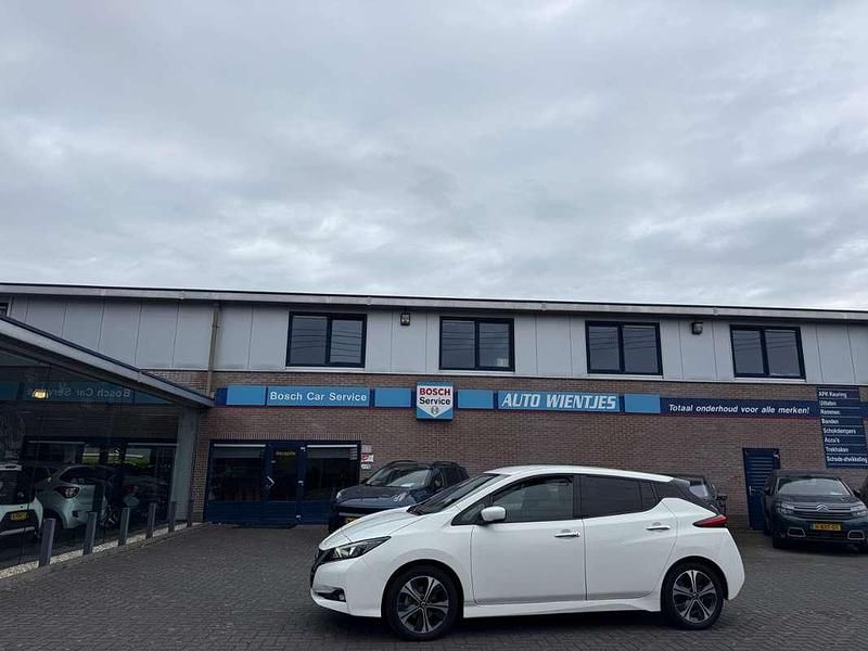 Wit Gebruikt 2020 Nissan Leaf N-Connecta Hatchback | € 10.950 (Goede deal) - Afbeelding 1/4