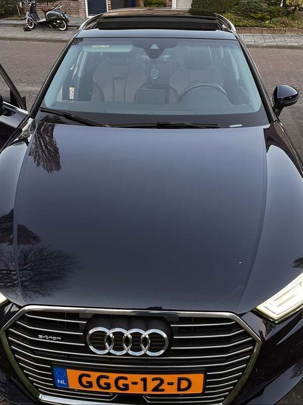 Blauw Gebruikt 2020 Audi A3 Sportback e-tron Sport Sedan | € 23.500 (Goede deal) - Afbeelding 1/4