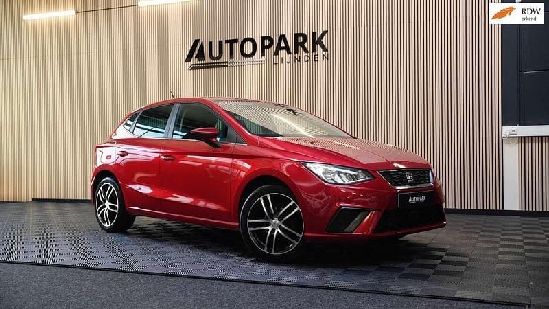 Rood Gebruikt 2017 Seat Ibiza Business Hatchback | € 11.950 (Goede deal) - Afbeelding 1/4