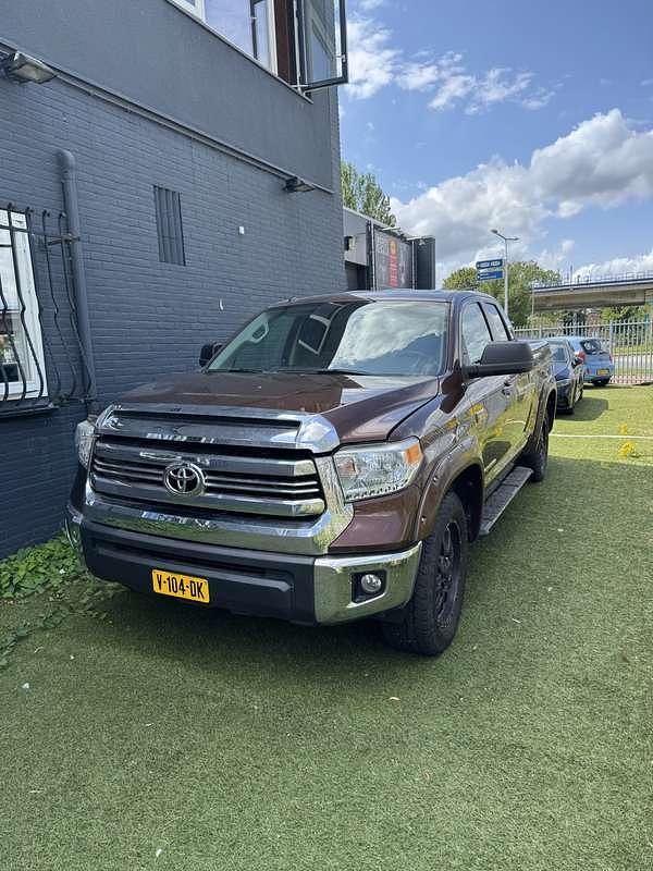 Bruin Gebruikt 2017 Toyota Tundra Pickup | € 24.900 - Afbeelding 1/4