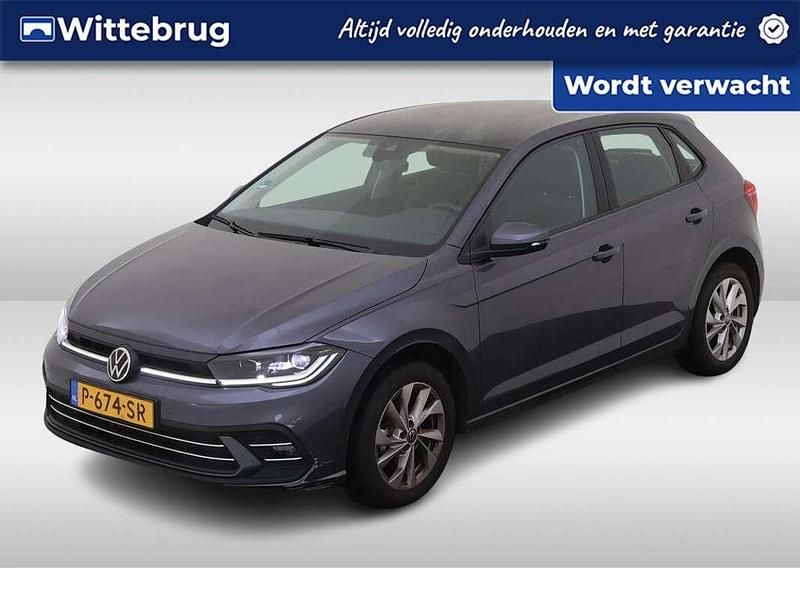 Grijs Gebruikt 2022 VW Polo Style Hatchback | € 20.950 (Eerlijke prijs) - Afbeelding 1/2