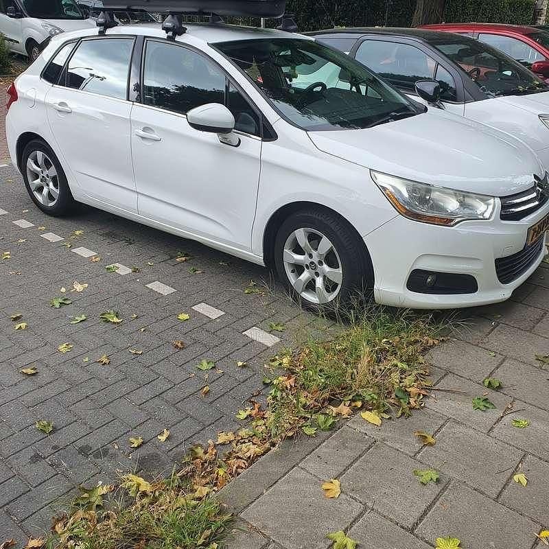 Wit Gebruikt 2013 Citroën C4 Hatchback | € 2.700 (Eerlijke prijs) - Afbeelding 1/4