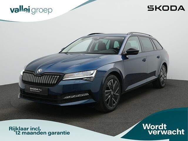 Blauw (metallic) Occasion 2024 Skoda Superb Business Line Stationwagen | € 35.400 (Goede deal) - Afbeelding 1/4