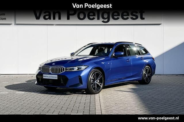 Blauw Gebruikt 2024 BMW 330 Comfort Edition Stationwagen | € 45.900 (Eerlijke prijs) - Afbeelding 1/4