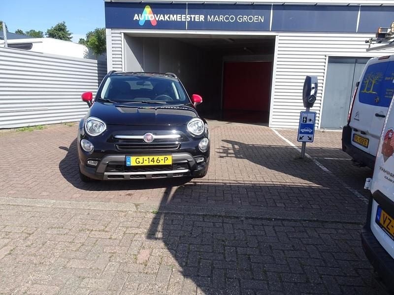 Zwart Gebruikt 2015 Fiat 500X Cross SUV | € 12.350 (Eerlijke prijs) - Afbeelding 1/4