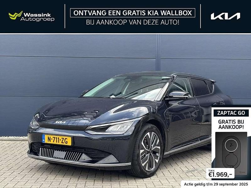 Blauw, metallic lak Gebruikt 2022 Kia EV6 2 SUV | € 34.700 - Afbeelding 1/4