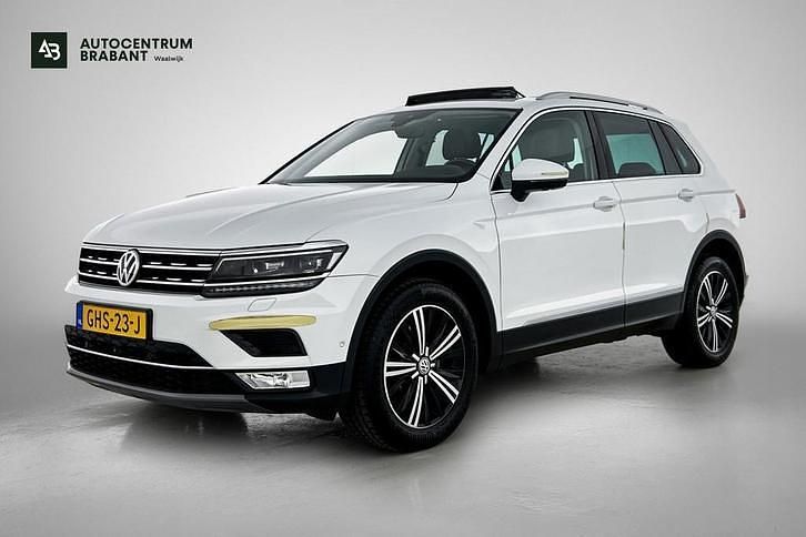 Wit Occasion 2017 VW Tiguan Highline SUV | € 27.845 (Goede deal) - Afbeelding 1/4