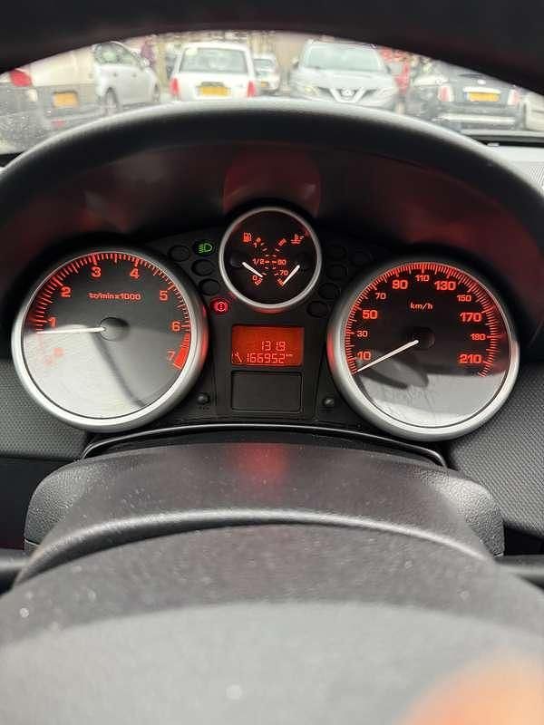 Grijs Gebruikt 2011 Peugeot 207 Access Hatchback | € 2.300 (Goede deal) - Afbeelding 1/4