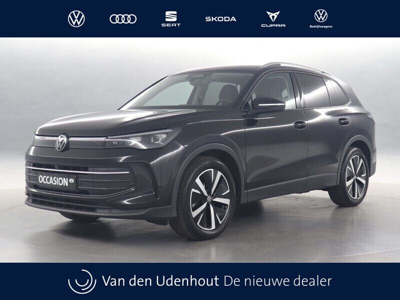 Zwart Gebruikt 2024 VW Tiguan Edition SUV | € 47.990 (Iets duurder) - Afbeelding 1/4