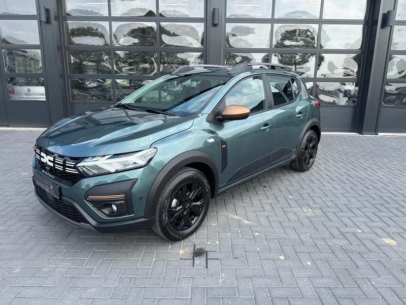 Groen Occasion 2023 Dacia Sandero Extreme Hatchback | € 17.500 (Eerlijke prijs) - Afbeelding 1/4