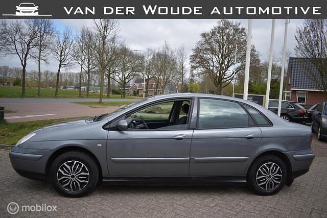 Grijs Gebruikt 2004 Citroën C5 Hatchback | € 1.350 (Eerlijke prijs) - Afbeelding 1/4
