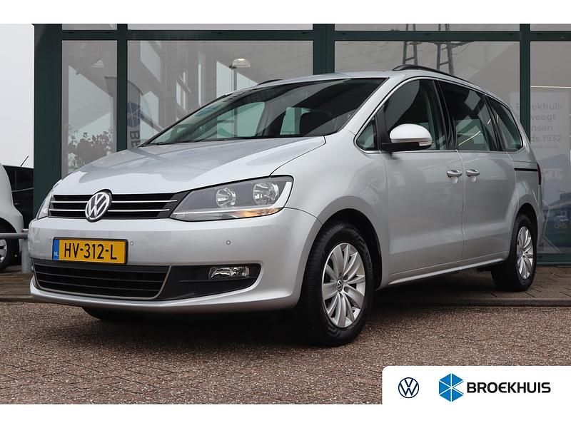 Grijs Gebruikt 2016 VW Sharan Comfortline MPV | € 19.895 (Goede deal) - Afbeelding 1/4