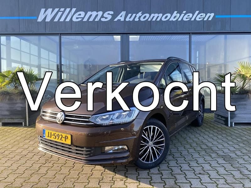 Bruin, metallic lak Gebruikt 2016 VW Touran Comfortline MPV | € 18.485 (Eerlijke prijs) - Afbeelding 1/4