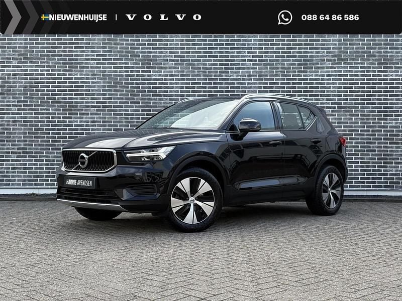 Zwart Gebruikt 2021 Volvo XC40 Momentum SUV | € 25.899 (Super prijs) - Afbeelding 1/4
